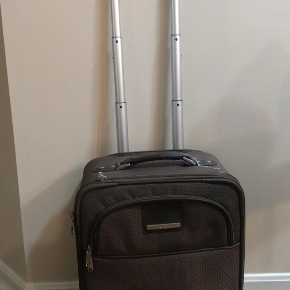 Samsonite carry luggage